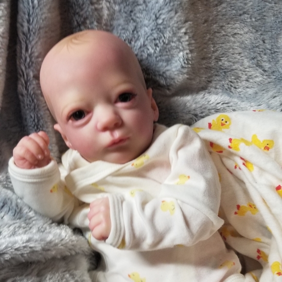 Real born Ashley with COA - Picture 1 of 4